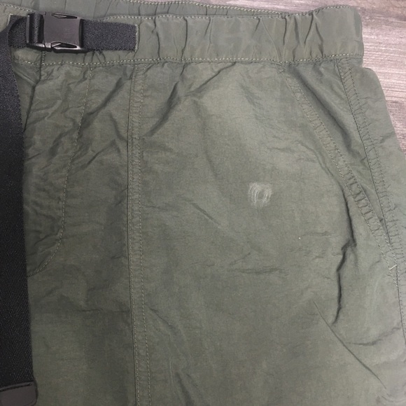 🐙 UniQlo Men’s Green Trunks - Picture 2 of 5